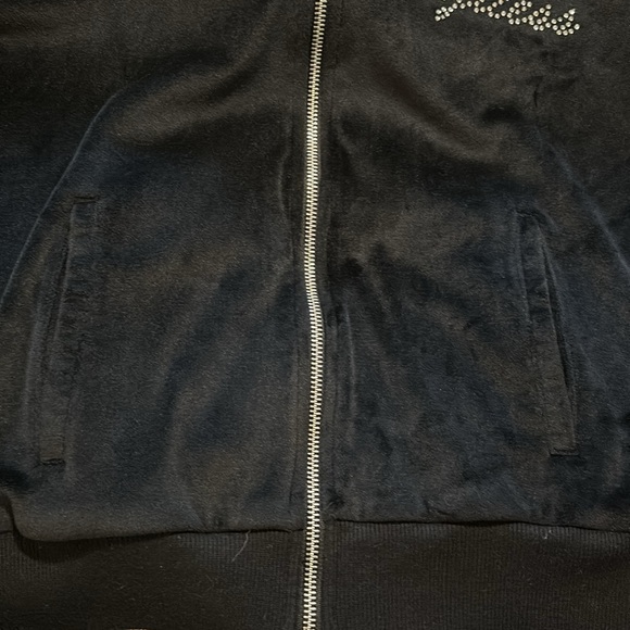 Nwot. Guess sweatshirt jacket - Picture 7 of 8